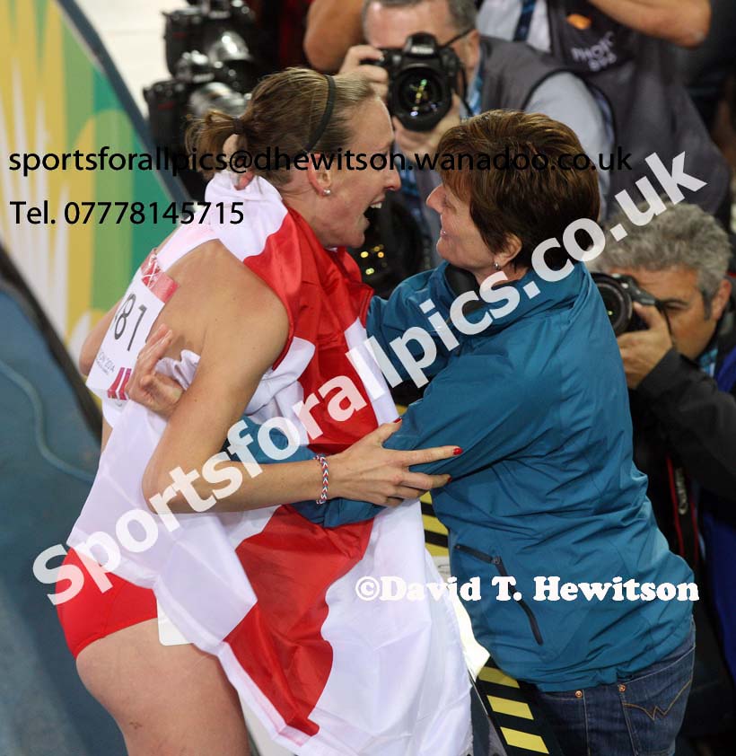 Laura Weightman (England) celebrates with her mum Diana after finishing 2nd in the 1500 metres, 2014 Commonwealth Games, Glasgow. Photo: David T. Hewitson/Sports for All Pics
